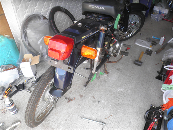 後輪の交換方法　スーパーカブ