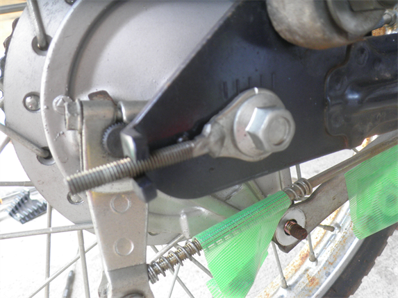 スーパーカブ　後輪交換　細かい部品を紛失しない様に