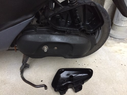 クリーニング後のレッツ２のオイルフィルターケース