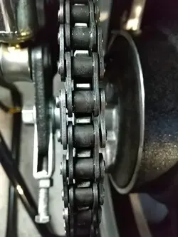 バイクのチェーンリンク調整